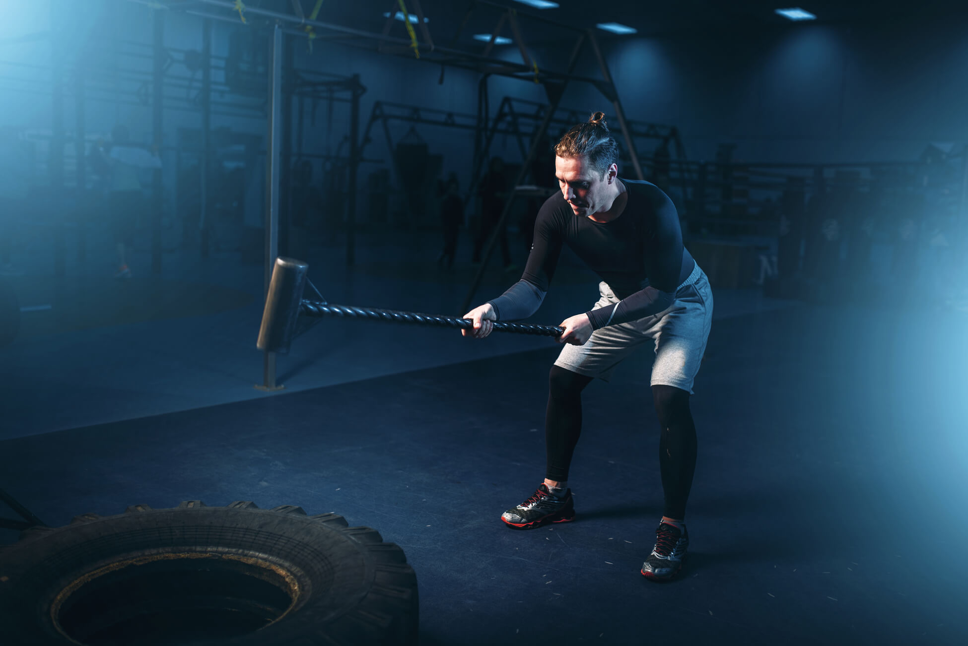training-in-gym-man-with-sledgehammer-hits-tire-PC3UH98.jpg training-in-gym-man-with-sledgehammer-hits-tire-PC3UH98.jpg